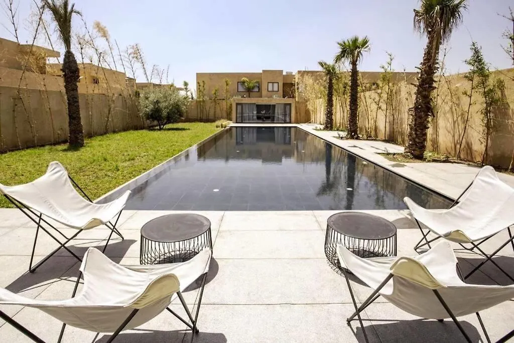 فيلة Oliver Palm Resort