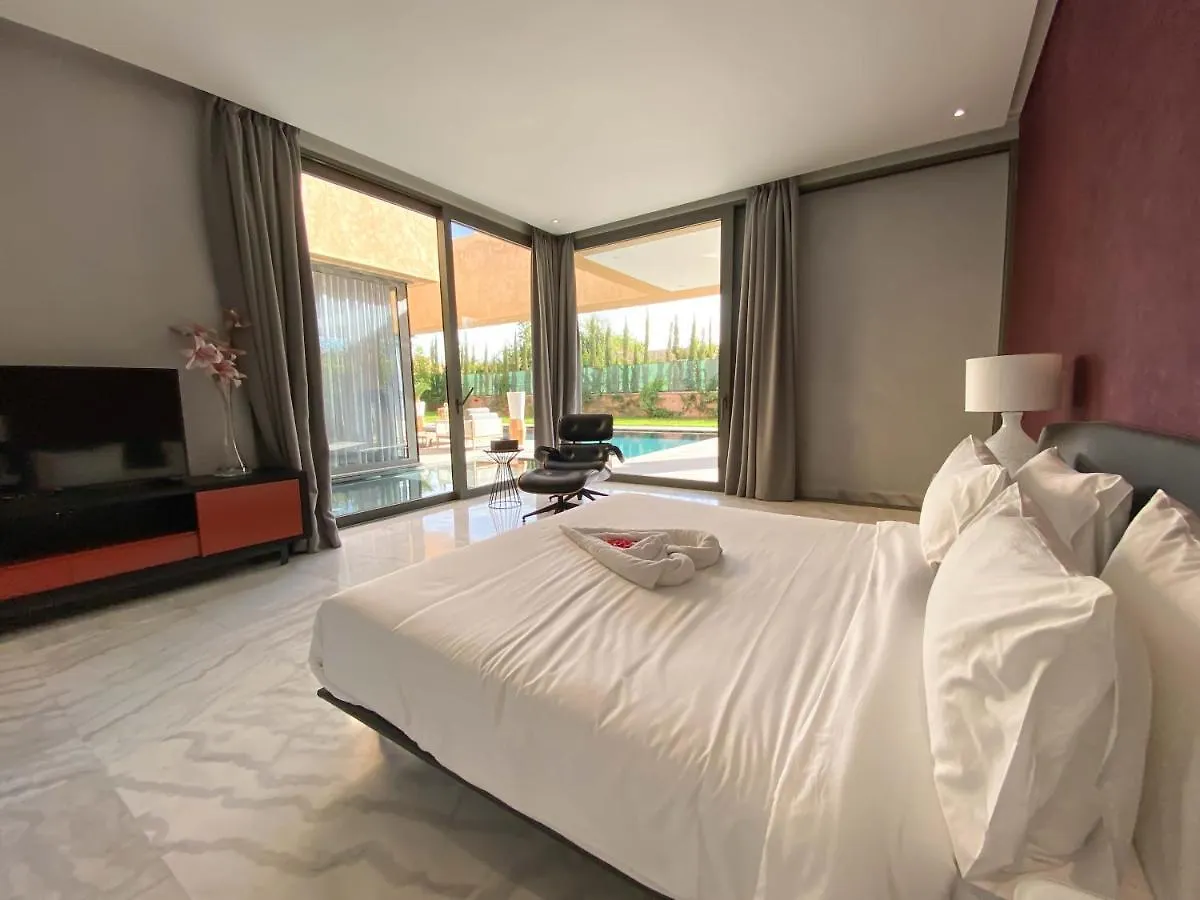 Oliver Palm Resort Villa