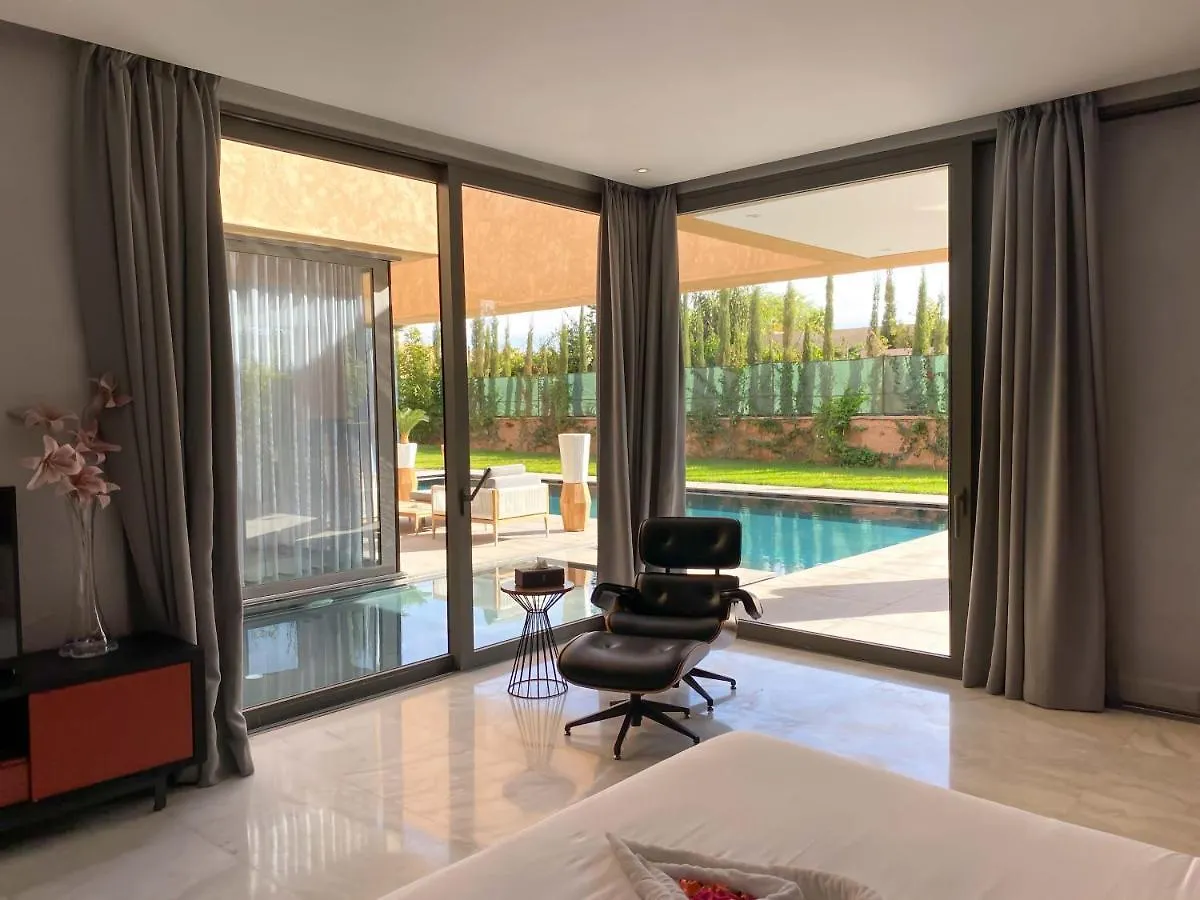 Oliver Palm Resort Villa