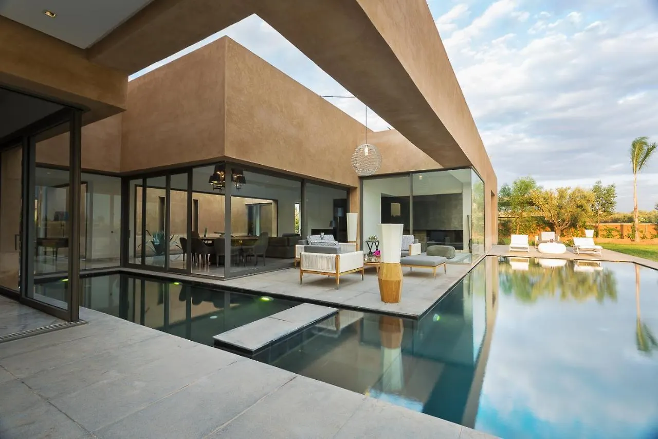Oliver Palm Resort Villa